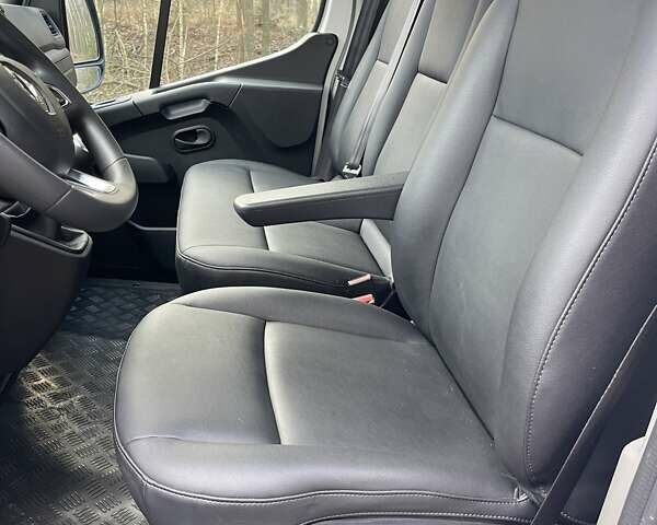 Белый Рено Мастер, объемом двигателя 2.3 л и пробегом 180 тыс. км за 22000 $, фото 21 на Automoto.ua