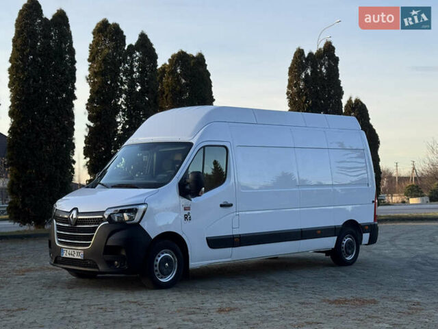 Белый Рено Мастер, объемом двигателя 2.3 л и пробегом 210 тыс. км за 19500 $, фото 1 на Automoto.ua