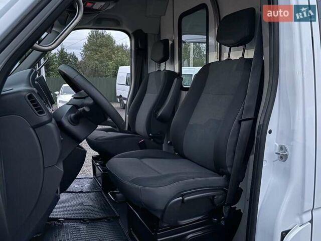 Белый Рено Мастер, объемом двигателя 2.3 л и пробегом 223 тыс. км за 17200 $, фото 22 на Automoto.ua