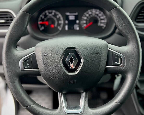 Белый Рено Мастер, объемом двигателя 2.3 л и пробегом 229 тыс. км за 25300 $, фото 23 на Automoto.ua