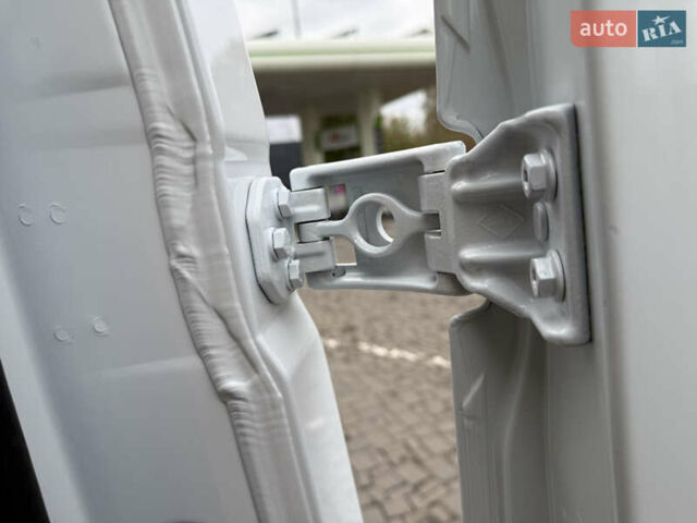 Білий Рено Мастєр, об'ємом двигуна 0 л та пробігом 266 тис. км за 21300 $, фото 73 на Automoto.ua