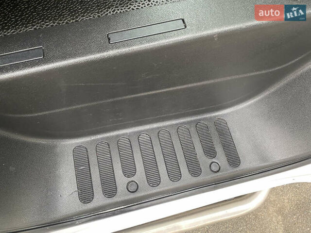 Білий Рено Мастєр, об'ємом двигуна 2.3 л та пробігом 246 тис. км за 19900 $, фото 52 на Automoto.ua