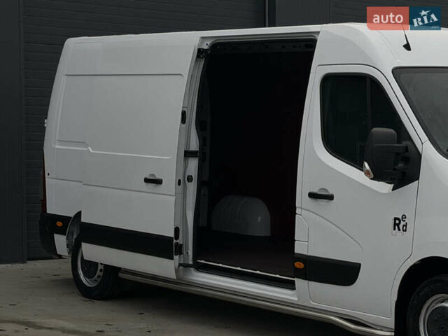 Белый Рено Мастер, объемом двигателя 2.3 л и пробегом 177 тыс. км за 20900 $, фото 11 на Automoto.ua