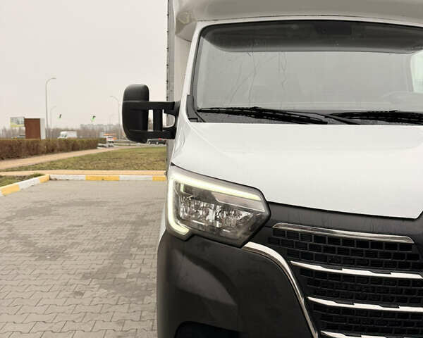 Белый Рено Мастер, объемом двигателя 2.3 л и пробегом 220 тыс. км за 19700 $, фото 3 на Automoto.ua