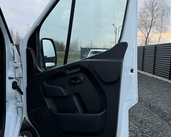 Белый Рено Мастер, объемом двигателя 2.3 л и пробегом 320 тыс. км за 24500 $, фото 36 на Automoto.ua