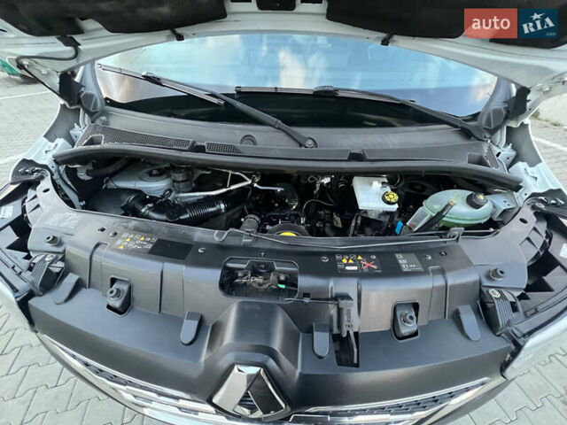 Белый Рено Мастер, объемом двигателя 2.3 л и пробегом 189 тыс. км за 18555 $, фото 40 на Automoto.ua