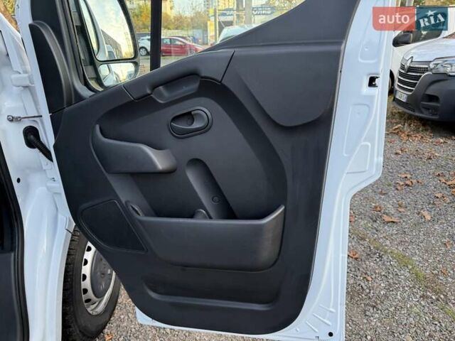 Білий Рено Мастєр, об'ємом двигуна 2.3 л та пробігом 205 тис. км за 20500 $, фото 24 на Automoto.ua