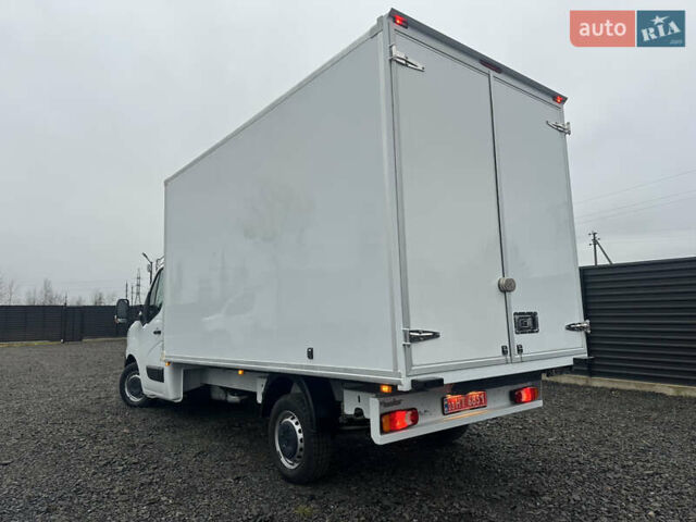 Белый Рено Мастер, объемом двигателя 2.3 л и пробегом 36 тыс. км за 25600 $, фото 5 на Automoto.ua