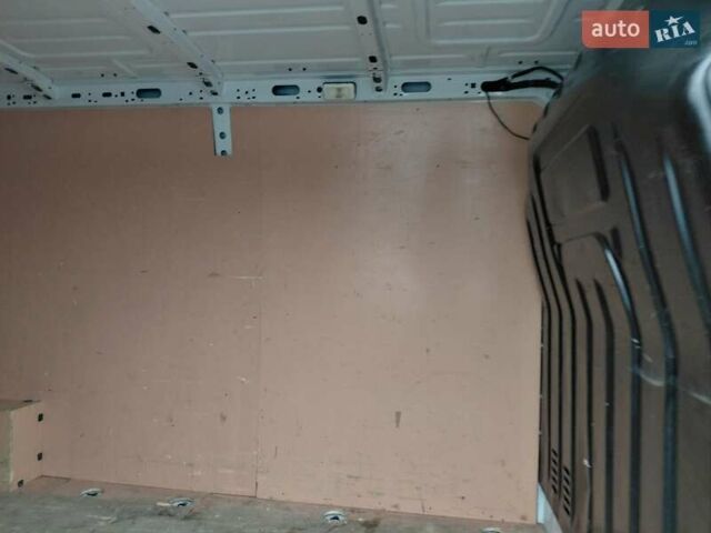 Белый Рено Мастер, объемом двигателя 2.3 л и пробегом 216 тыс. км за 20000 $, фото 19 на Automoto.ua