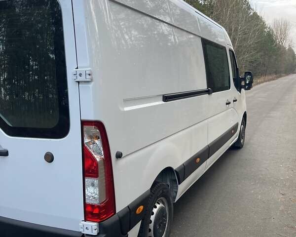 Белый Рено Мастер, объемом двигателя 2.3 л и пробегом 180 тыс. км за 22000 $, фото 18 на Automoto.ua