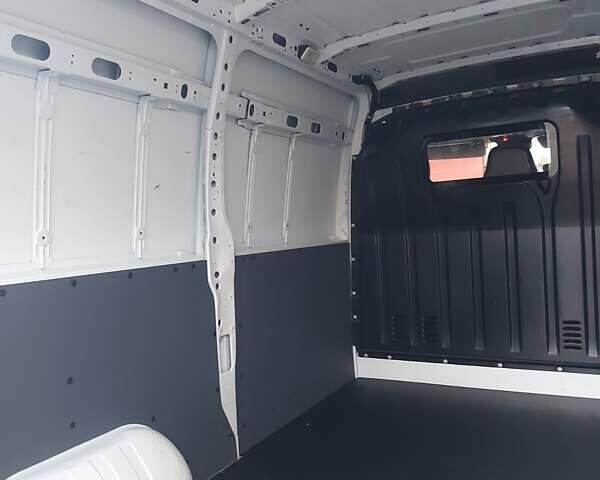 Білий Рено Мастєр, об'ємом двигуна 2.3 л та пробігом 257 тис. км за 17900 $, фото 43 на Automoto.ua