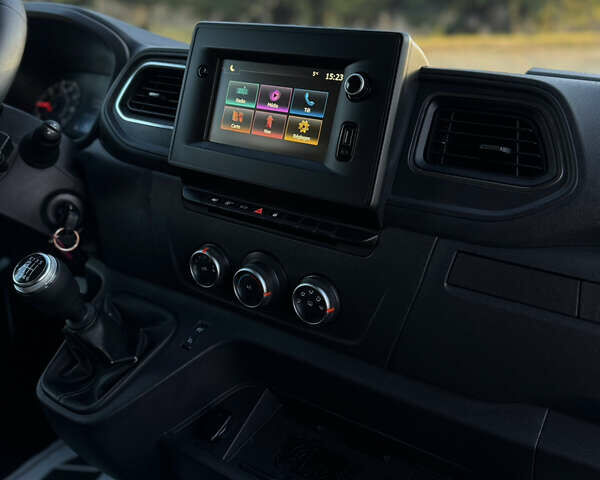 Белый Рено Мастер, объемом двигателя 2.3 л и пробегом 210 тыс. км за 19500 $, фото 34 на Automoto.ua