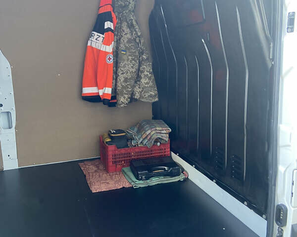 Белый Рено Мастер, объемом двигателя 2.3 л и пробегом 150 тыс. км за 21700 $, фото 22 на Automoto.ua