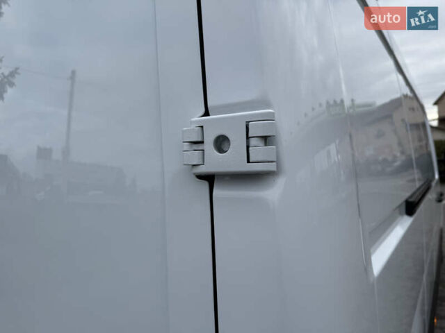 Білий Рено Мастєр, об'ємом двигуна 0 л та пробігом 266 тис. км за 21300 $, фото 17 на Automoto.ua
