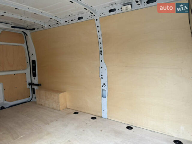 Білий Рено Мастєр, об'ємом двигуна 0 л та пробігом 266 тис. км за 21300 $, фото 81 на Automoto.ua