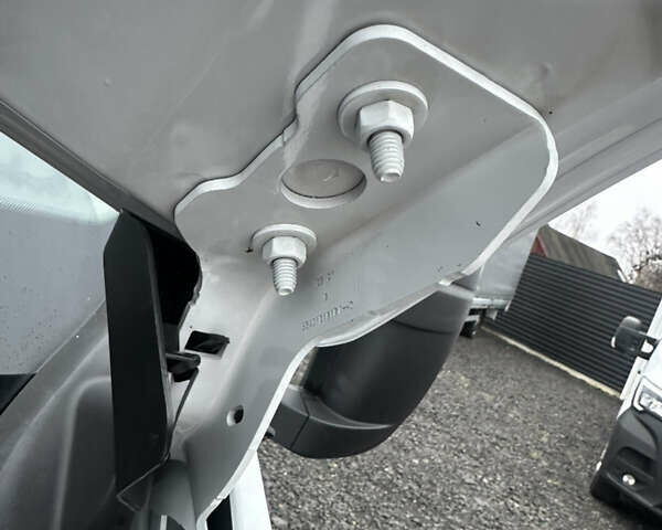 Белый Рено Мастер, объемом двигателя 2.3 л и пробегом 36 тыс. км за 25600 $, фото 25 на Automoto.ua