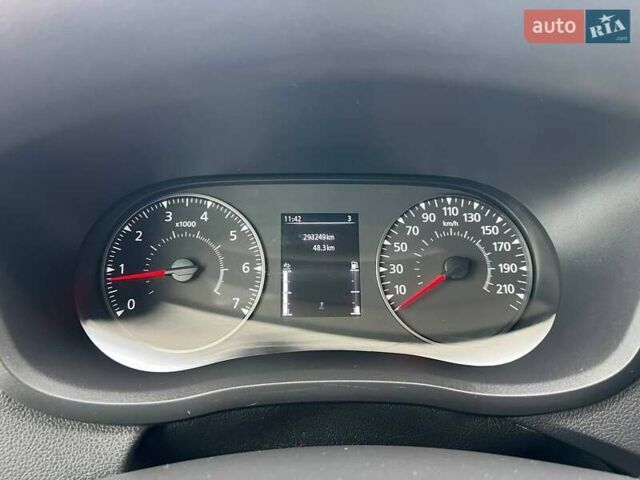 Белый Рено Мастер, объемом двигателя 2.3 л и пробегом 293 тыс. км за 24999 $, фото 73 на Automoto.ua