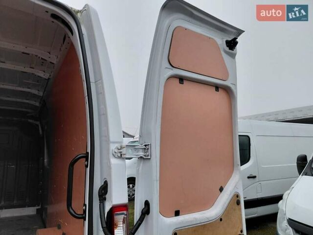 Белый Рено Мастер, объемом двигателя 2.3 л и пробегом 216 тыс. км за 20000 $, фото 21 на Automoto.ua