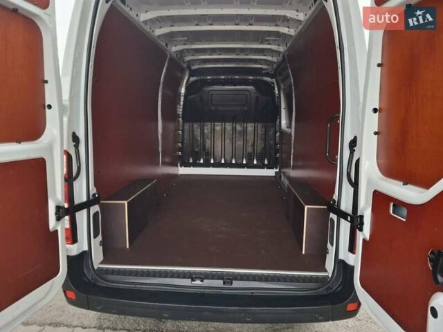 Белый Рено Мастер, объемом двигателя 2.3 л и пробегом 241 тыс. км за 19800 $, фото 14 на Automoto.ua