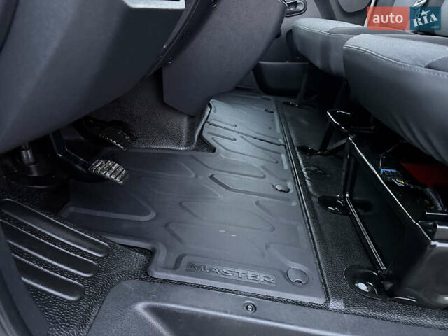 Білий Рено Мастєр, об'ємом двигуна 2.3 л та пробігом 233 тис. км за 27200 $, фото 44 на Automoto.ua