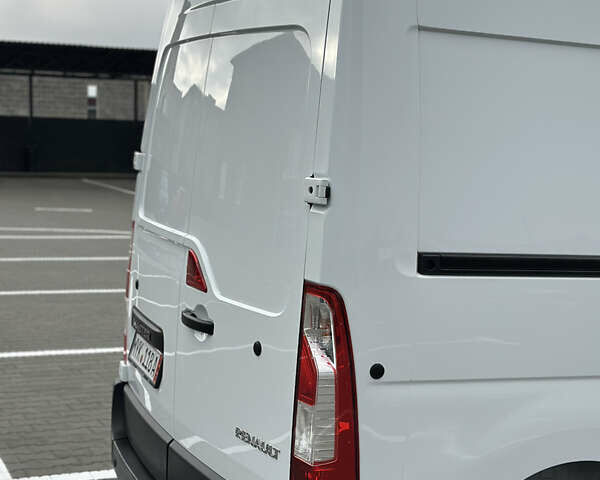 Белый Рено Мастер, объемом двигателя 2.3 л и пробегом 240 тыс. км за 18500 $, фото 23 на Automoto.ua