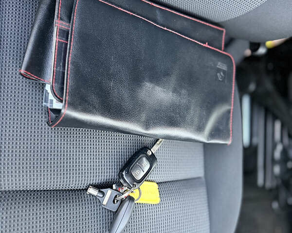 Белый Рено Мастер, объемом двигателя 2.3 л и пробегом 230 тыс. км за 19950 $, фото 37 на Automoto.ua