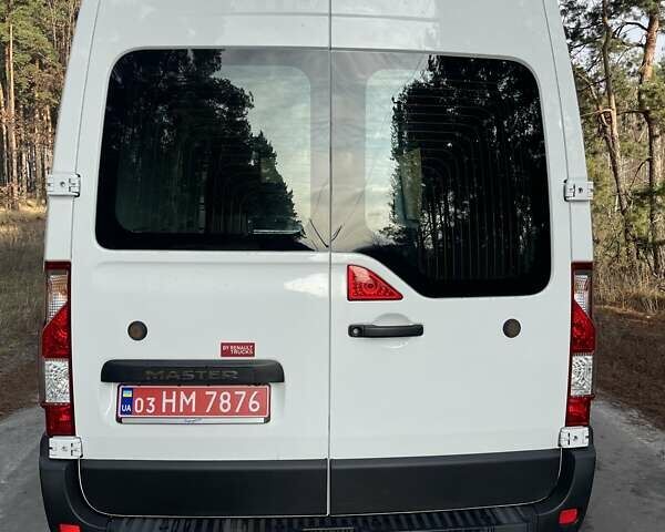 Белый Рено Мастер, объемом двигателя 2.3 л и пробегом 180 тыс. км за 22000 $, фото 3 на Automoto.ua