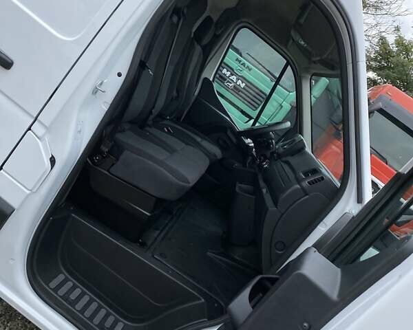 Білий Рено Мастєр, об'ємом двигуна 2.3 л та пробігом 138 тис. км за 18850 $, фото 35 на Automoto.ua