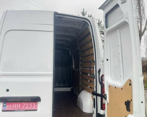 Белый Рено Мастер, объемом двигателя 2.3 л и пробегом 262 тыс. км за 18100 $, фото 7 на Automoto.ua