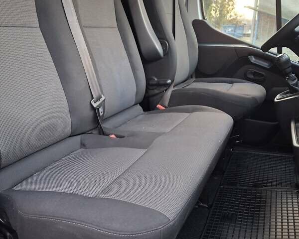 Белый Рено Мастер, объемом двигателя 2.3 л и пробегом 288 тыс. км за 19600 $, фото 26 на Automoto.ua