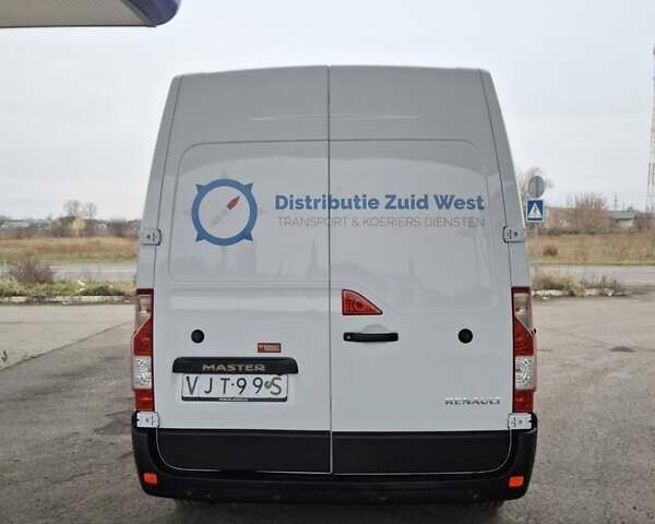 Белый Рено Мастер, объемом двигателя 2.3 л и пробегом 241 тыс. км за 19800 $, фото 1 на Automoto.ua