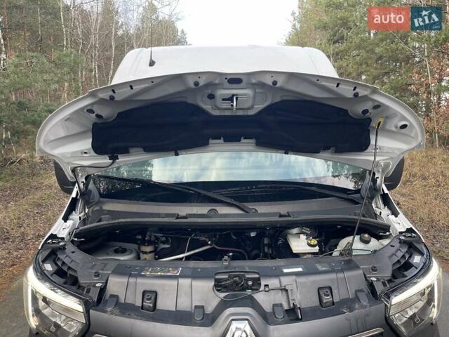 Белый Рено Мастер, объемом двигателя 2.3 л и пробегом 180 тыс. км за 22000 $, фото 35 на Automoto.ua