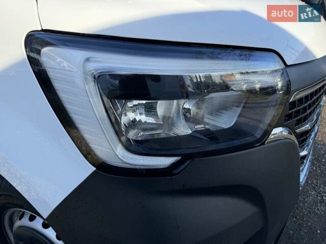 Белый Рено Мастер, объемом двигателя 2.3 л и пробегом 250 тыс. км за 19999 $, фото 9 на Automoto.ua