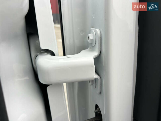 Белый Рено Мастер, объемом двигателя 2.3 л и пробегом 233 тыс. км за 17900 $, фото 127 на Automoto.ua