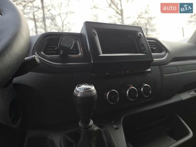 Белый Рено Мастер, объемом двигателя 2.3 л и пробегом 206 тыс. км за 21000 $, фото 19 на Automoto.ua