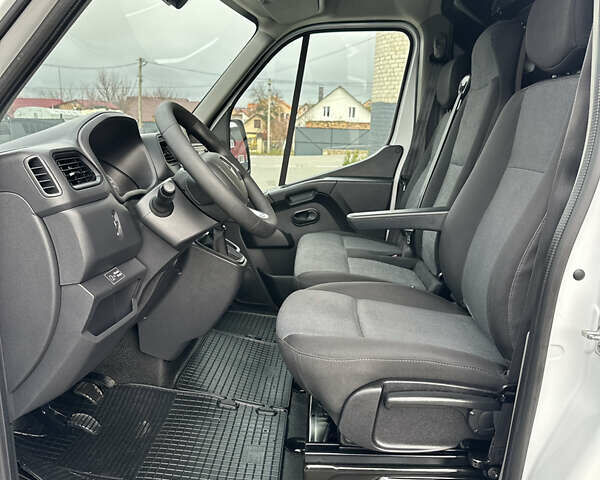 Белый Рено Мастер, объемом двигателя 2.3 л и пробегом 240 тыс. км за 18500 $, фото 43 на Automoto.ua