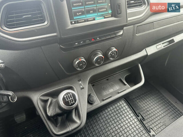 Белый Рено Мастер, объемом двигателя 2.3 л и пробегом 253 тыс. км за 20999 $, фото 13 на Automoto.ua