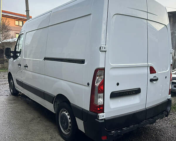 Белый Рено Мастер, объемом двигателя 2.3 л и пробегом 250 тыс. км за 19500 $, фото 4 на Automoto.ua