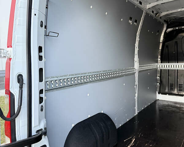 Белый Рено Мастер, объемом двигателя 2.3 л и пробегом 230 тыс. км за 19950 $, фото 45 на Automoto.ua