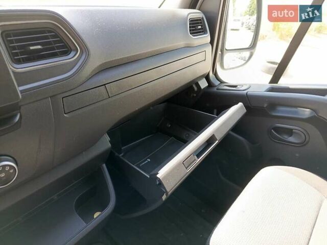 Білий Рено Мастєр, об'ємом двигуна 0 л та пробігом 237 тис. км за 18950 $, фото 21 на Automoto.ua