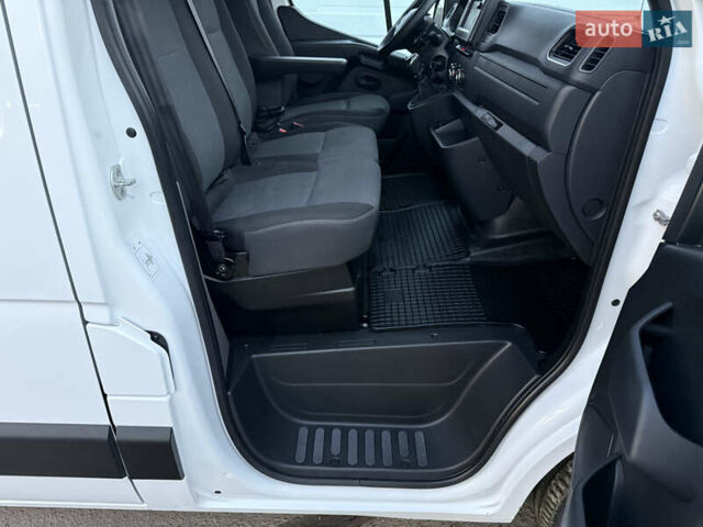 Белый Рено Мастер, объемом двигателя 0 л и пробегом 252 тыс. км за 18800 $, фото 47 на Automoto.ua