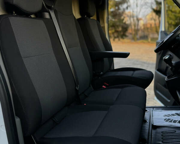 Белый Рено Мастер, объемом двигателя 2.3 л и пробегом 210 тыс. км за 19500 $, фото 29 на Automoto.ua