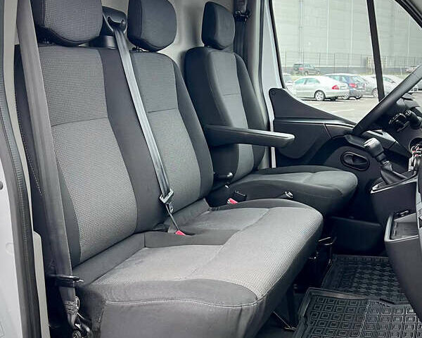 Белый Рено Мастер, объемом двигателя 2.3 л и пробегом 229 тыс. км за 25300 $, фото 20 на Automoto.ua