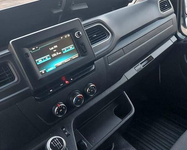 Білий Рено Мастєр, об'ємом двигуна 2.3 л та пробігом 257 тис. км за 17900 $, фото 23 на Automoto.ua