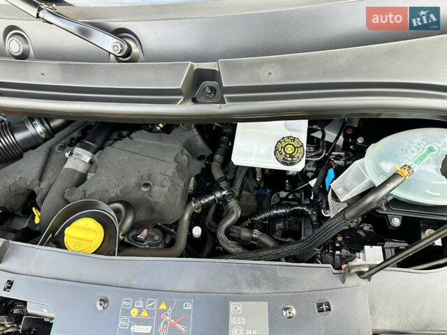 Белый Рено Мастер, объемом двигателя 2.3 л и пробегом 240 тыс. км за 18500 $, фото 88 на Automoto.ua