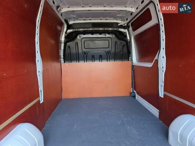 Белый Рено Мастер, объемом двигателя 2.3 л и пробегом 179 тыс. км за 18900 $, фото 32 на Automoto.ua