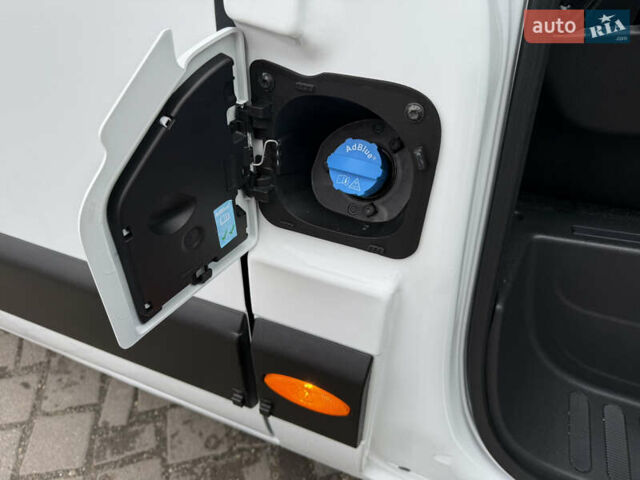 Білий Рено Мастєр, об'ємом двигуна 0 л та пробігом 266 тис. км за 21300 $, фото 63 на Automoto.ua
