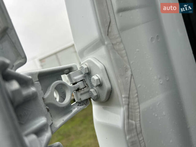 Білий Рено Мастєр, об'ємом двигуна 2.3 л та пробігом 169 тис. км за 18400 $, фото 32 на Automoto.ua