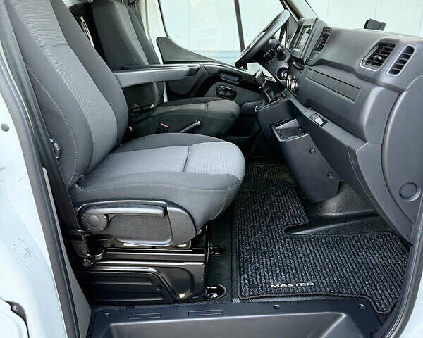 Белый Рено Мастер, объемом двигателя 2.3 л и пробегом 230 тыс. км за 19950 $, фото 33 на Automoto.ua