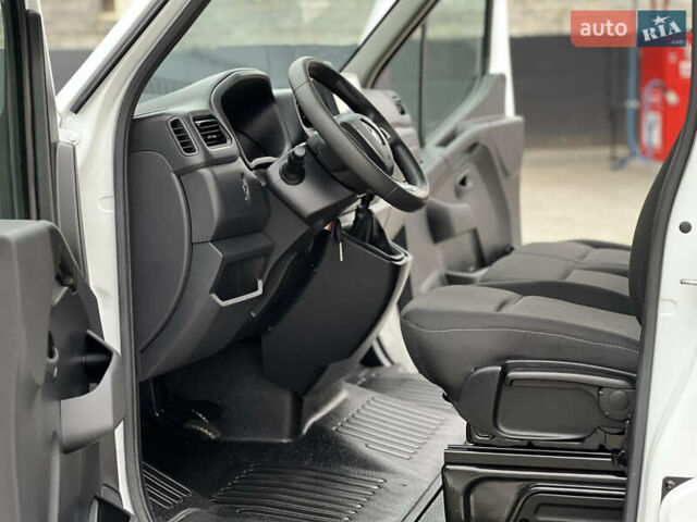 Белый Рено Мастер, объемом двигателя 2.3 л и пробегом 233 тыс. км за 17900 $, фото 84 на Automoto.ua